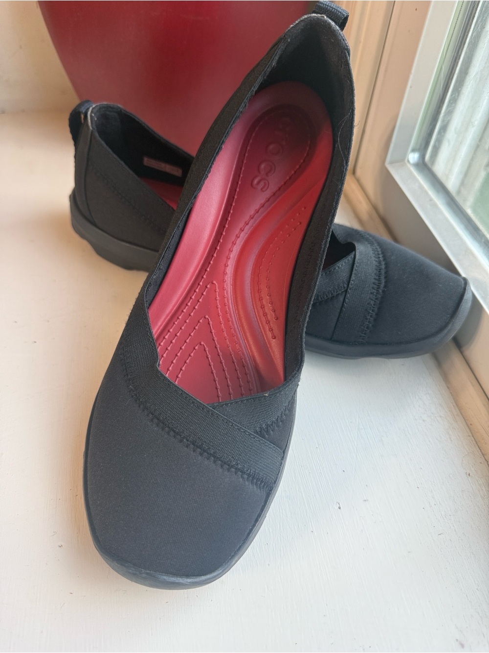 New without tag Crocs Womens Black Slip-On Comfort Flats size 7
